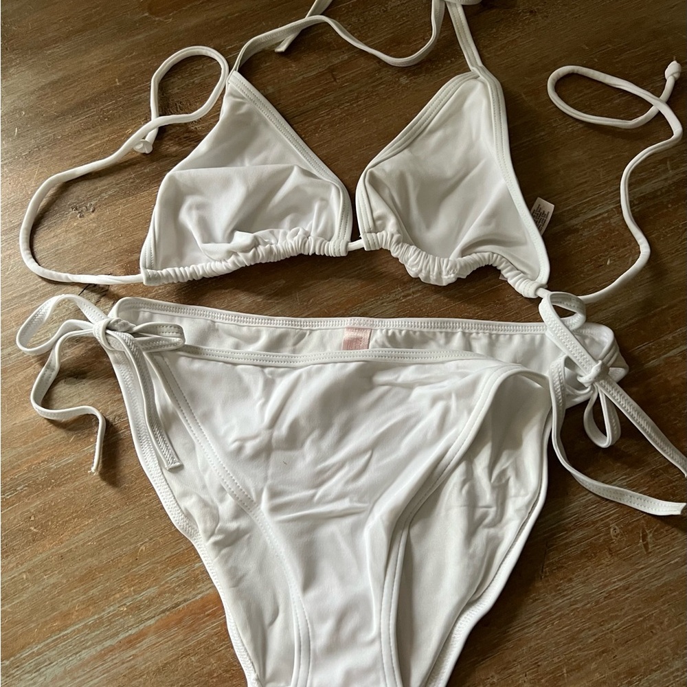 Victoria’s Secret String Bikini in White. Brand new, Size Large